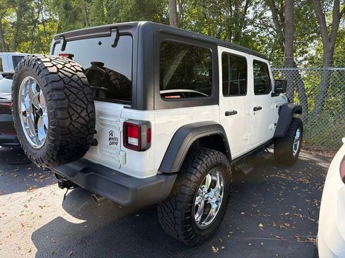 Used 2022 Jeep Wrangler Unlimited Sport AWD/4WD image 3