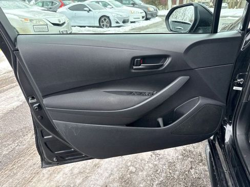 Used 2022 Toyota Corolla LE image 9