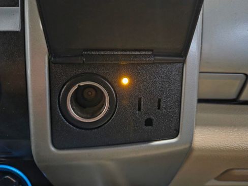 Used 2017 Ford F250 Lariat w/ Chrome Package image 53