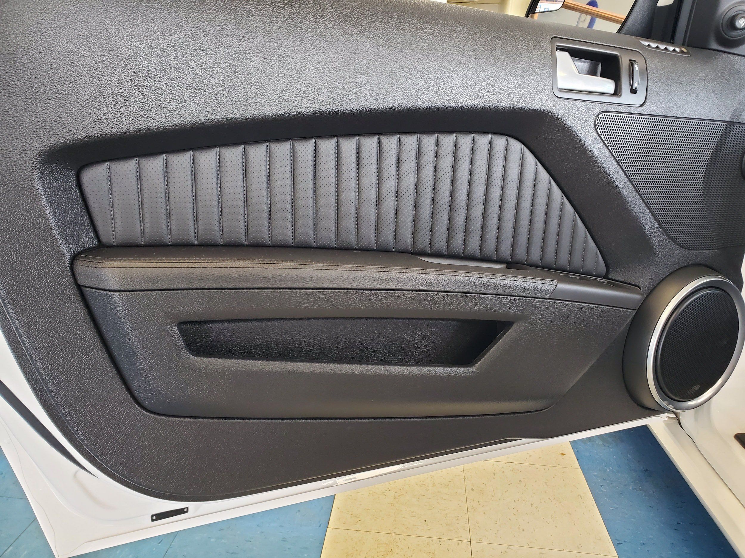 Used 2013 Ford Mustang Shelby GT500 RWD image 22