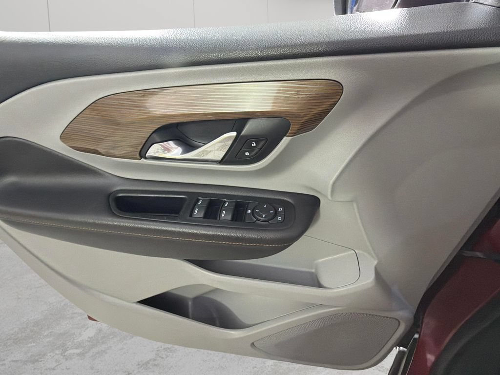 Used 2020 GMC Terrain SLE FWD image 25