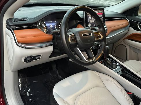 Used 2022 Jeep Compass Limited image 19