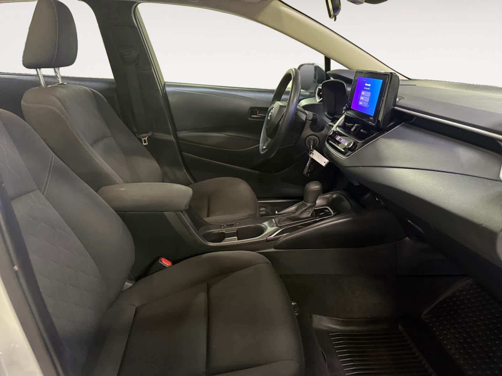 Used 2025 Toyota Corolla LE FWD image 22