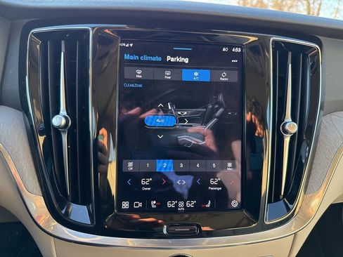 Used 2024 Volvo S60 B5 Plus w/ Climate Package image 21