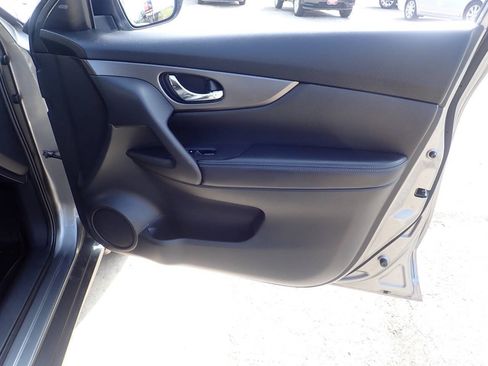Used 2016 Nissan Rogue SV w/ SV Premium Package AWD/4WD image 27