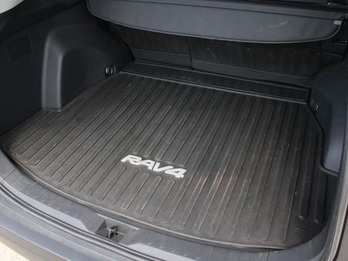 Used 2024 Toyota RAV4 XLE w/ Convenience Package AWD/4WD image 7