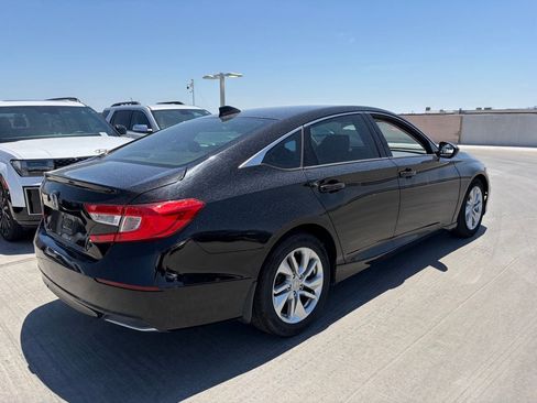 Used 2018 Honda Accord LX image 3