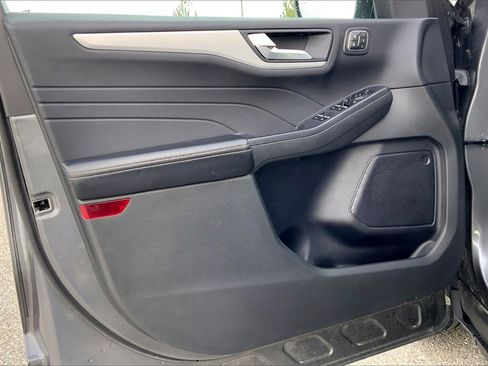 Used 2023 Ford Escape Platinum image 19