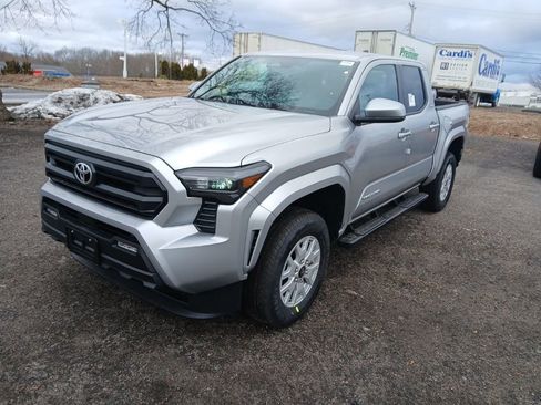 New 2026 Toyota Tacoma SR5 image 2