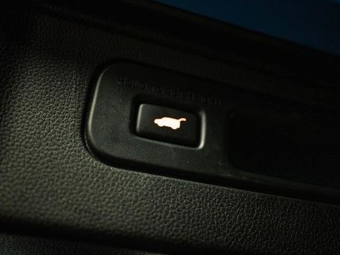 Used 2024 Honda Pilot TrailSport image 8