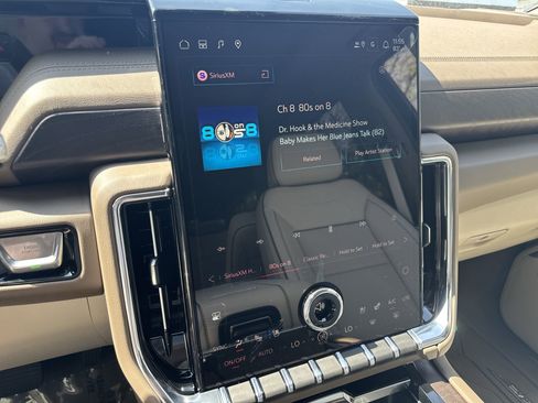 New 2026 GMC Yukon XL Denali w/ Denali Reserve Package image 12