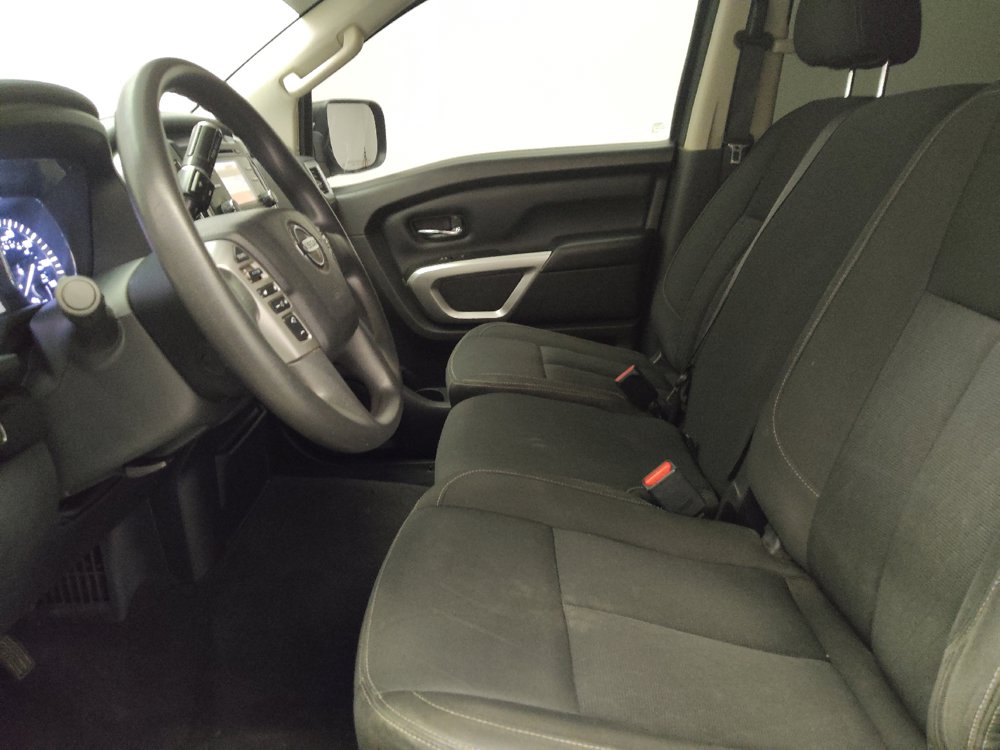 Used 2017 Nissan Titan SV RWD image 17