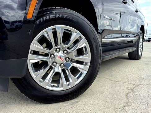 Used 2025 GMC Yukon XL Denali image 2