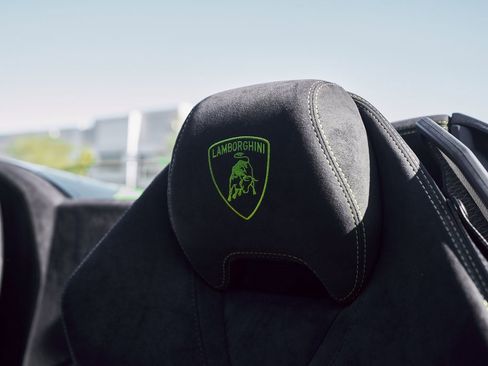 Used 2019 Lamborghini Huracan Performante image 37