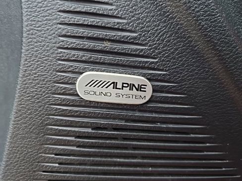 Used 2018 Dodge Challenger R/T w/ Driver Convenience Group image 12