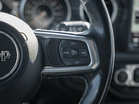 Used 2021 Jeep Wrangler Unlimited Sahara image 38