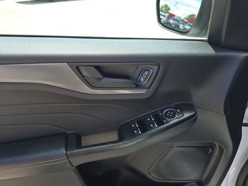Used 2025 Ford Escape Active AWD/4WD image 12