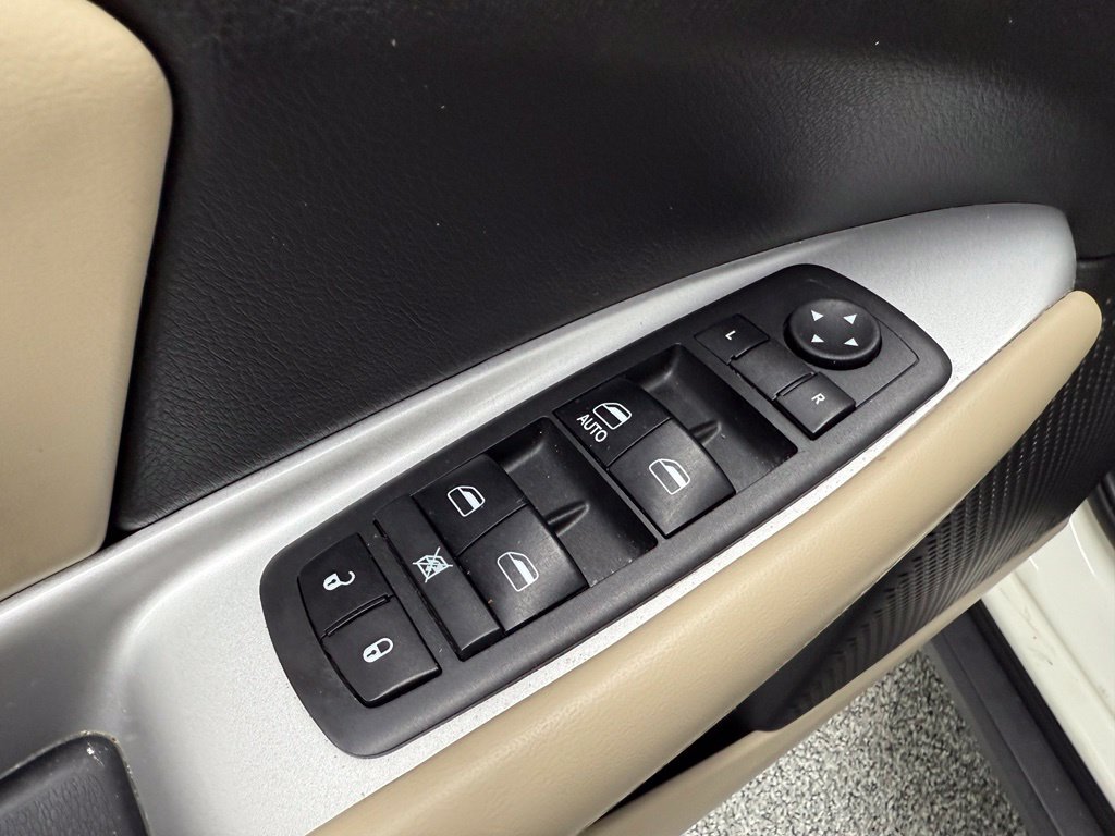 Used 2018 Dodge Journey SXT w/ Premium Group FWD image 19