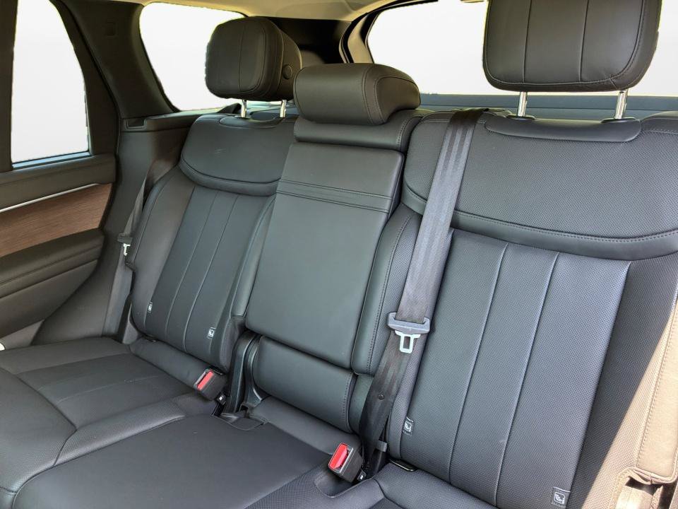 Certified 2024 Land Rover Range Rover SE AWD/4WD image 12