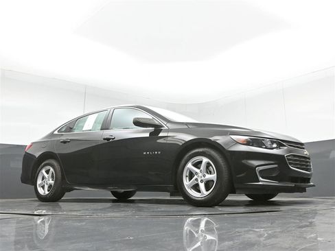 Used 2018 Chevrolet Malibu LS FWD image 32