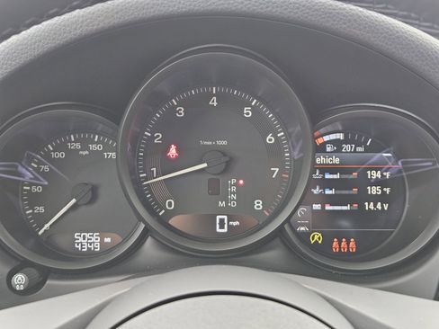 Certified 2025 Porsche Macan image 16