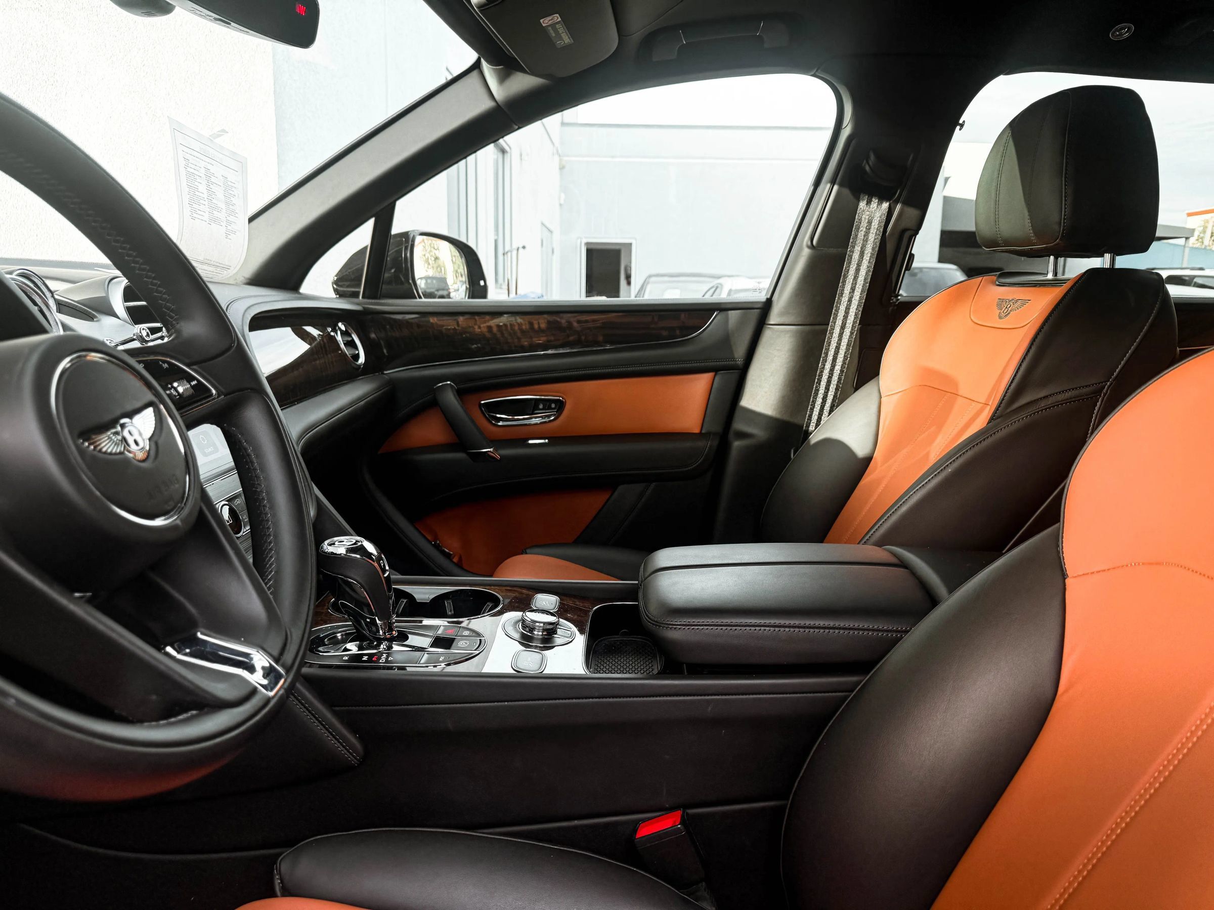 Used 2020 Bentley Bentayga AWD/4WD image 17