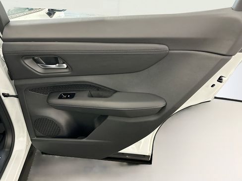 Used 2024 Nissan Ariya EVOLVE+ image 33