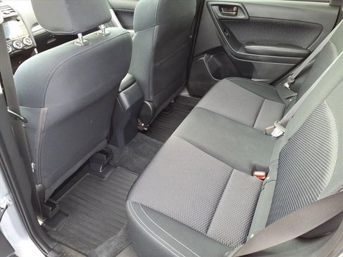 Used 2017 Subaru Forester 2.5i Premium image 9