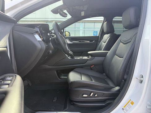 New 2026 Cadillac XT5 Premium Luxury w/ LPO, Floor Liner Package image 9