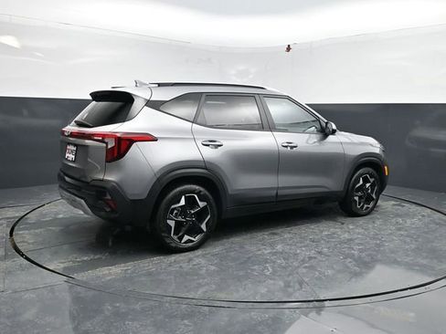 Used 2025 Kia Seltos S image 9