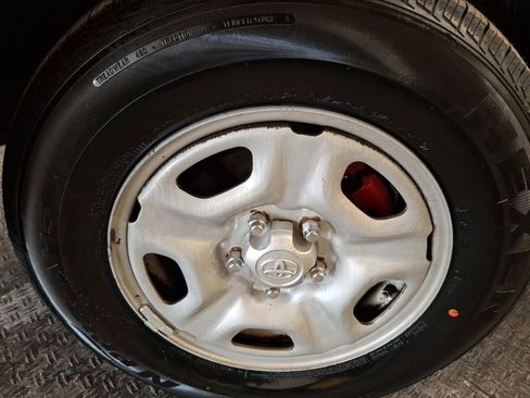 Used 2015 Toyota Tacoma 2WD Access Cab w/ SR5 Package image 4