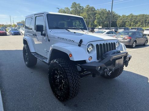 Used 2015 Jeep Wrangler Rubicon w/ Power Convenience Group AWD/4WD image 21