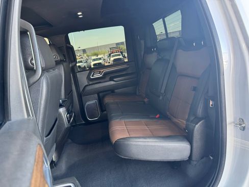 Used 2024 Chevrolet Silverado 2500 High Country w/ Technology Package AWD/4WD image 26