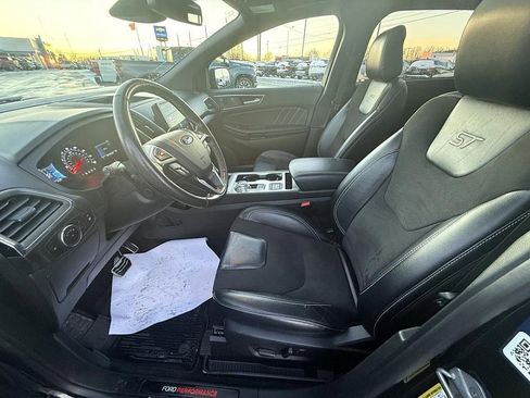 Used 2024 Ford Edge ST w/ Equipment Group 401A image 6