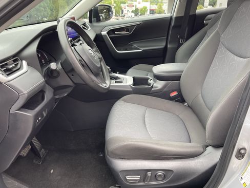 Certified 2025 Toyota RAV4 XLE AWD/4WD image 10