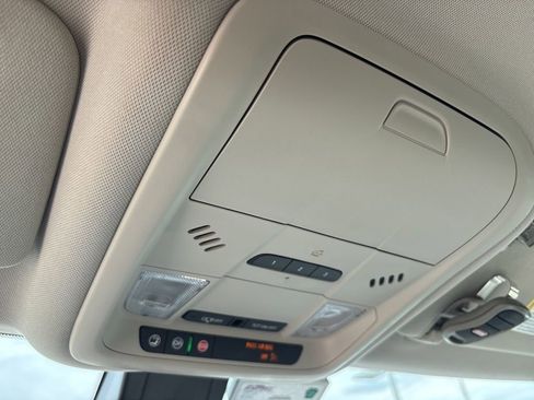 Used 2024 GMC Terrain Denali image 27