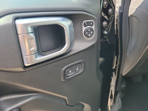 Used 2019 Jeep Wrangler Sport AWD/4WD image 20