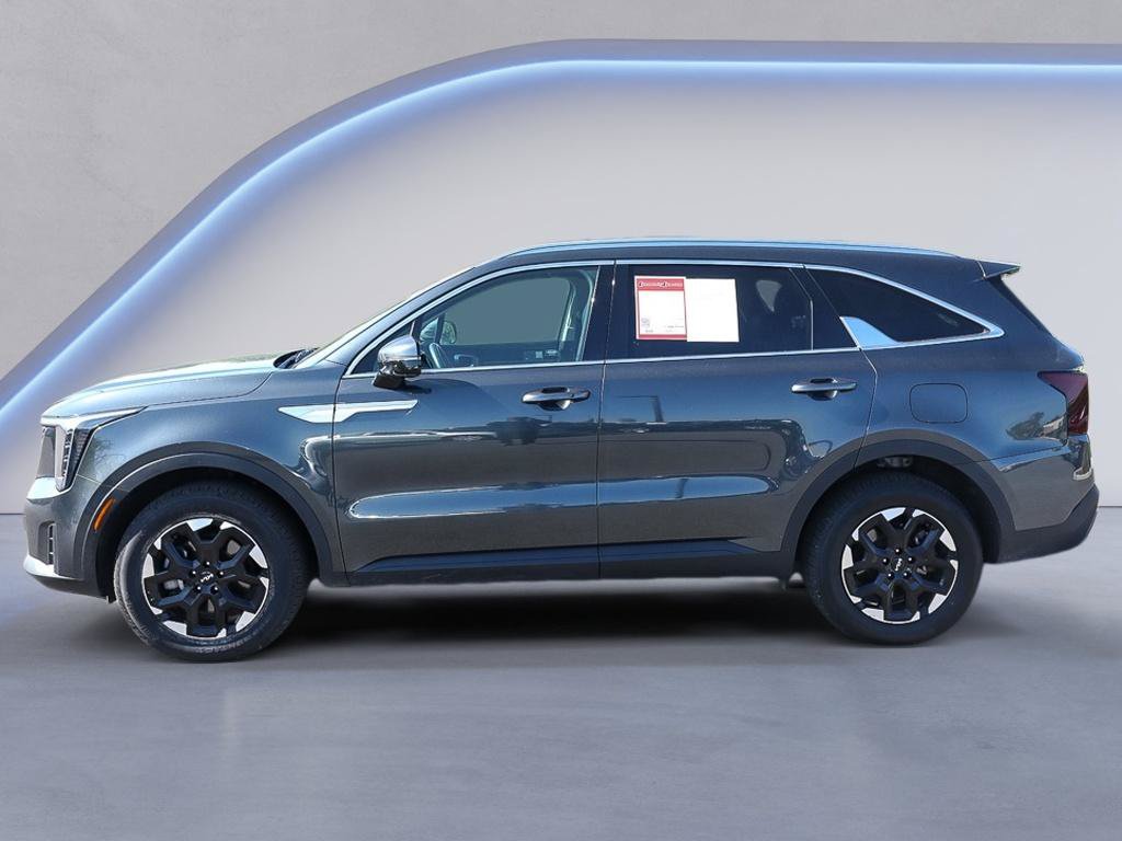Used 2024 Kia Sorento S AWD/4WD image 3