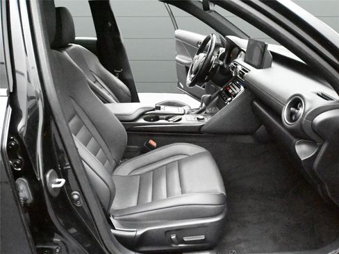 Used 2022 Lexus IS 350 F Sport image 19