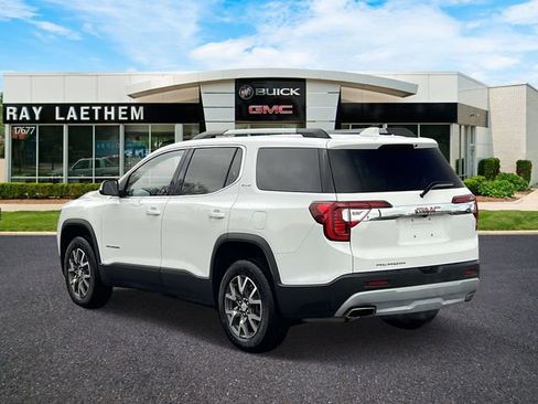 Certified 2023 GMC Acadia SLE w/ Driver Convenience Package image 3