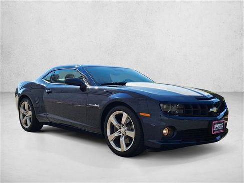 Used 2010 Chevrolet Camaro SS w/ RS Package RWD image 3