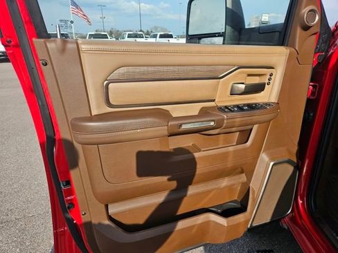 Used 2024 RAM 3500 Limited image 9
