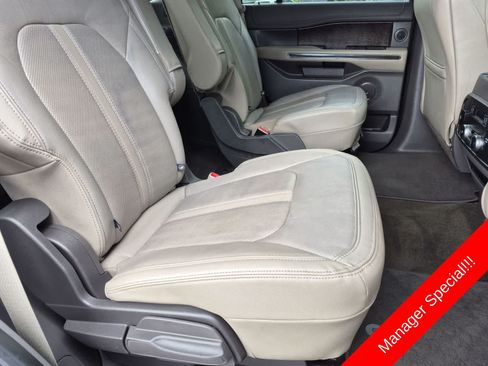 Used 2019 Ford Expedition Limited RWD image 19