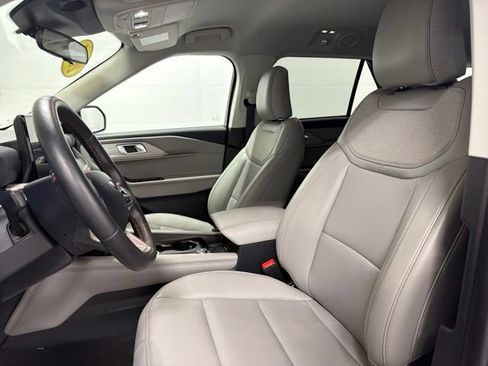 Used 2025 Ford Explorer Active w/ Active Comfort Package AWD/4WD image 22