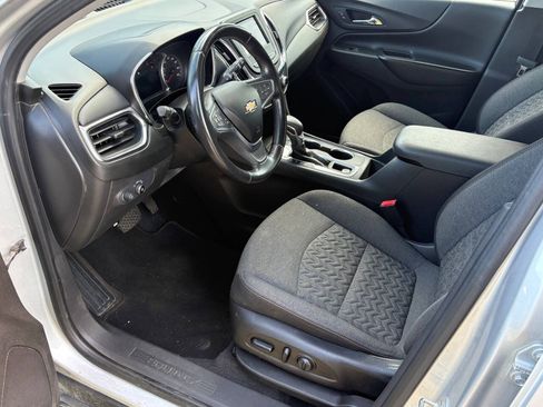 Used 2022 Chevrolet Equinox LT FWD image 10