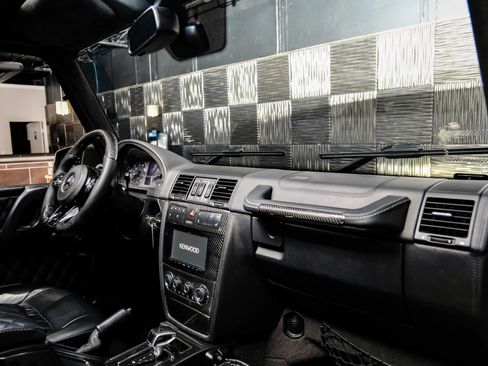Used 2011 Mercedes-Benz G 550 image 11