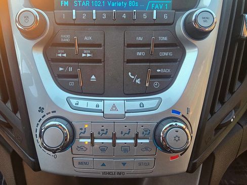 Used 2011 Chevrolet Equinox LT image 28