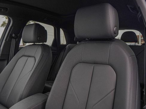 Certified 2025 Audi Q3 2.0T Premium w/ Convenience Package image 9