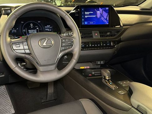 Certified 2025 Lexus UX 300h AWD w/ Accessory Package (Z1) image 17