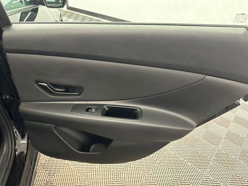 Used 2025 Hyundai Elantra Sport FWD image 16